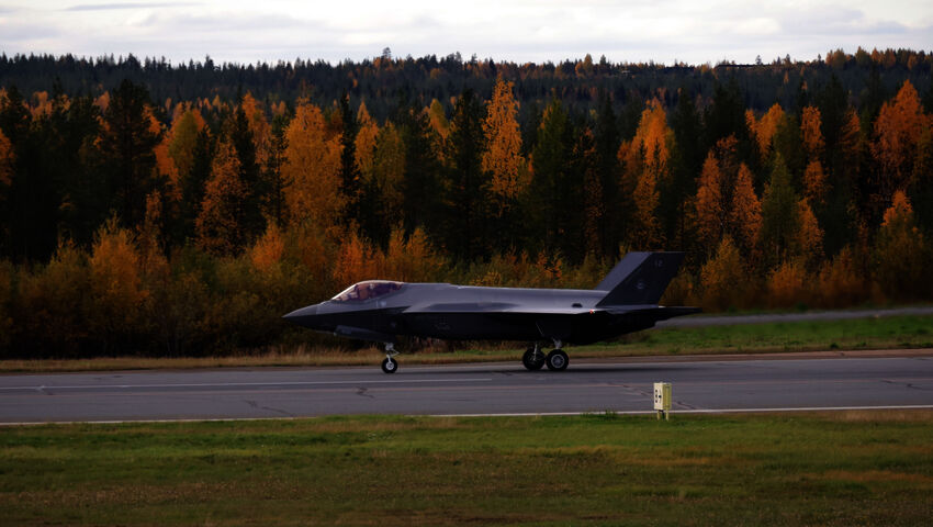 Puolustusvoimat esittelee F35-hävittäjiä Rovaniemellä