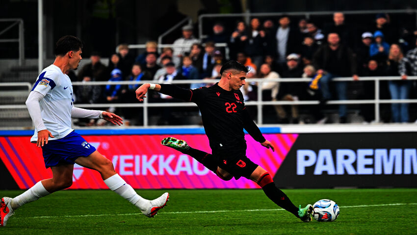 Albanialla läpiajo, veto päin Lukas Hradeckya