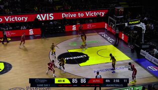 Katso, miten ahtaalle Vilpas pisti AEK:n lopussa  