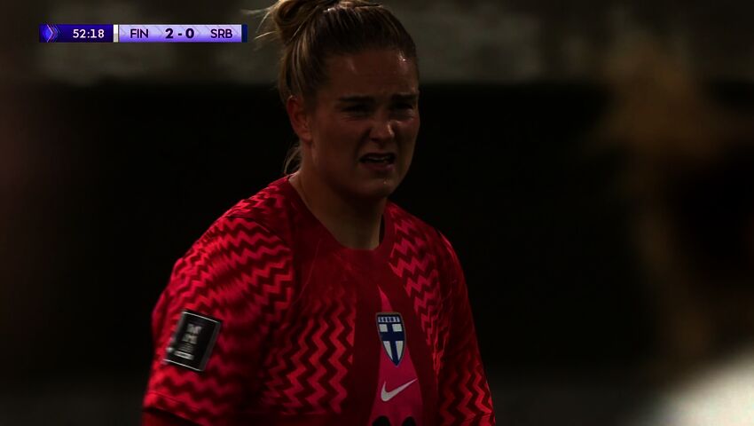 51 min: Serbien prickar ribban