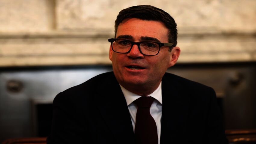 Andy Burnham selittää kommenttejaan Manchester Citystä