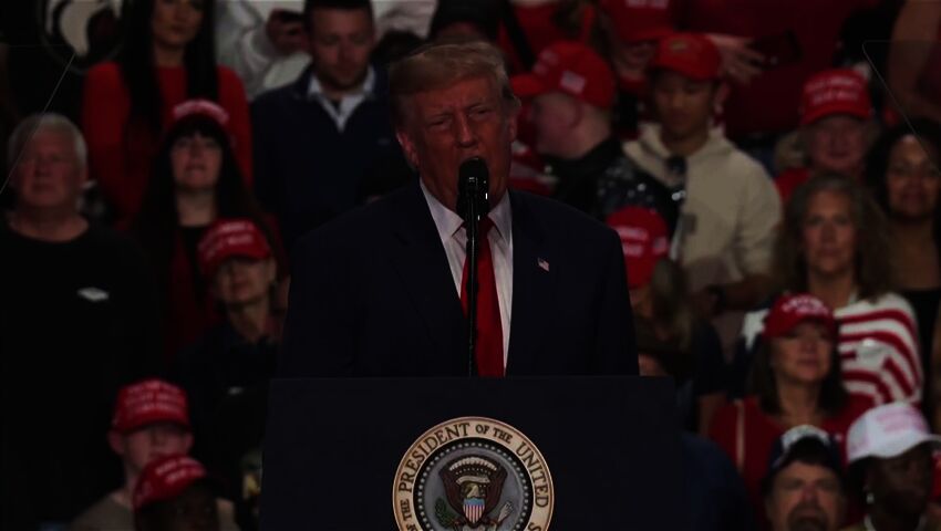 Trump kehuskeli öljysopimuksella 